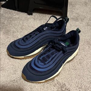 Nike Navy and Cream Air Max